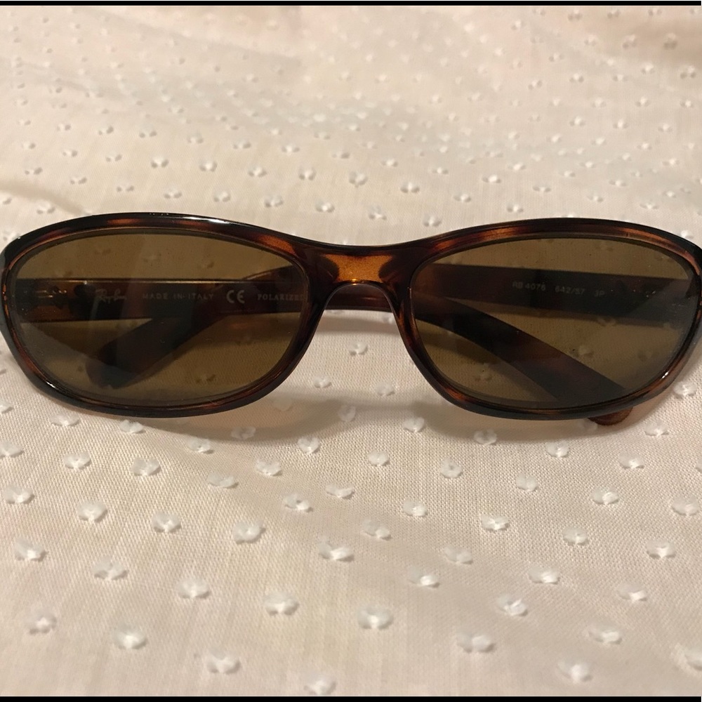 Ray Ban Sunglasses Brown Tortoise with Case